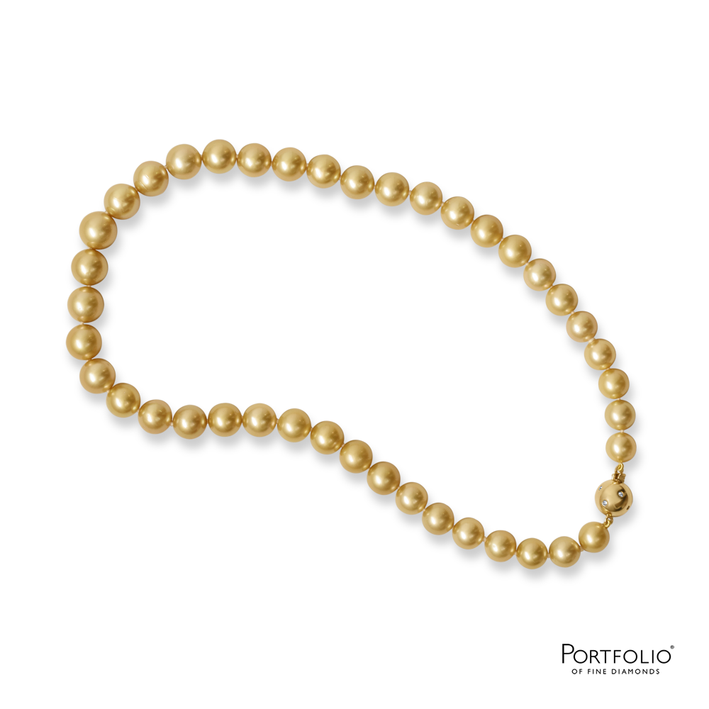 Classic Pearl Necklace