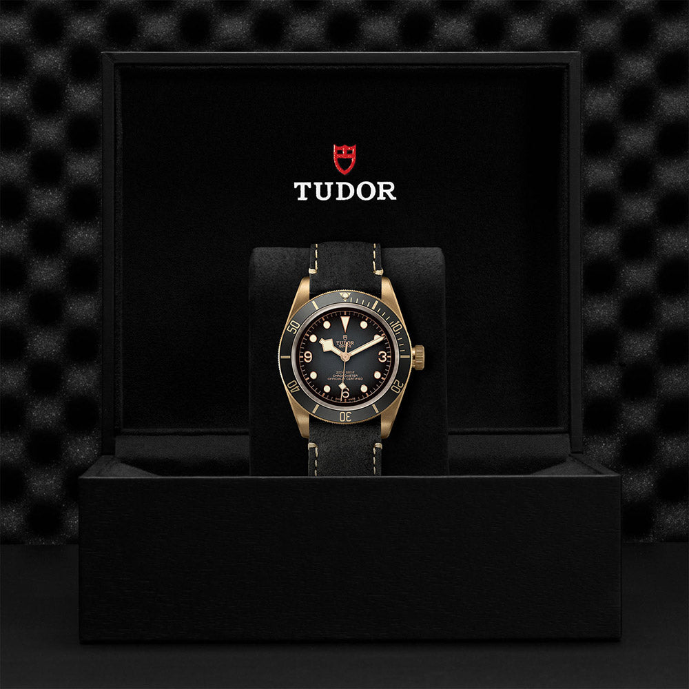 TUDOR Black Bay Bronze M79250BA-0001