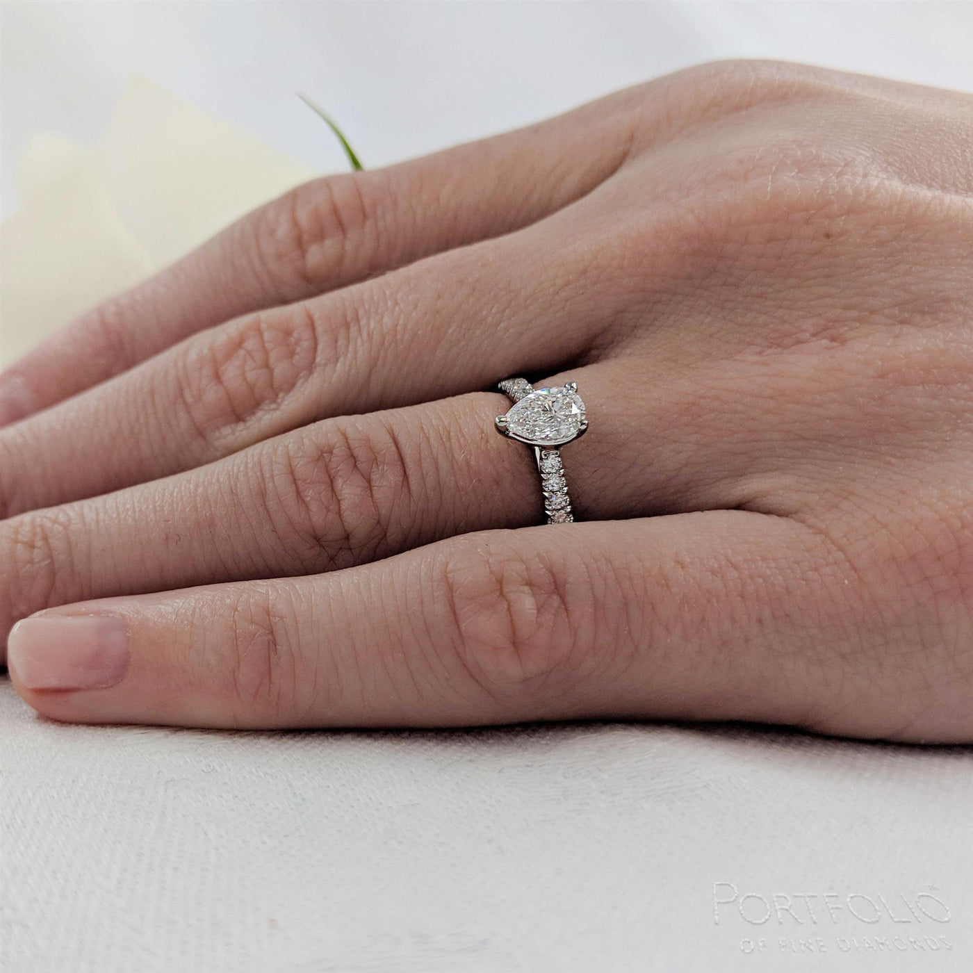 Solitaire 0.40ct H VVS2 Diamond Platinum Ring