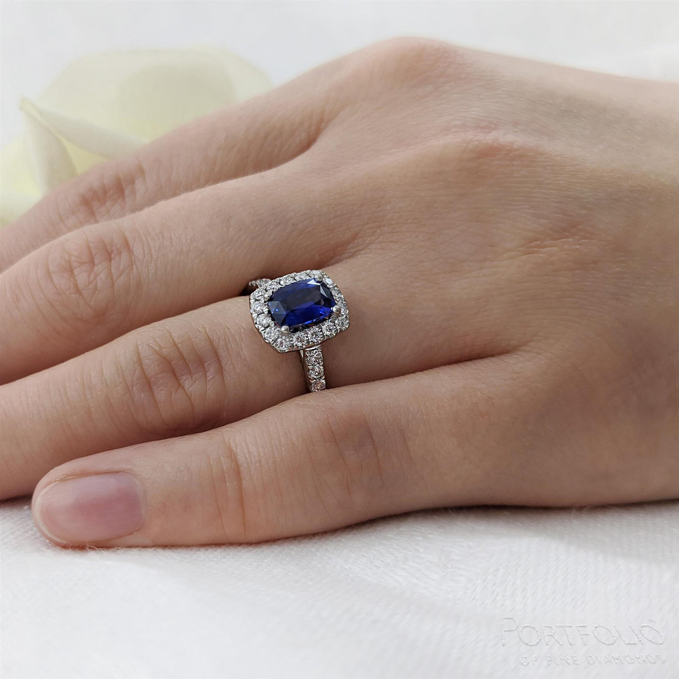 Cluster 0.91ct Sapphire Platinum Ring