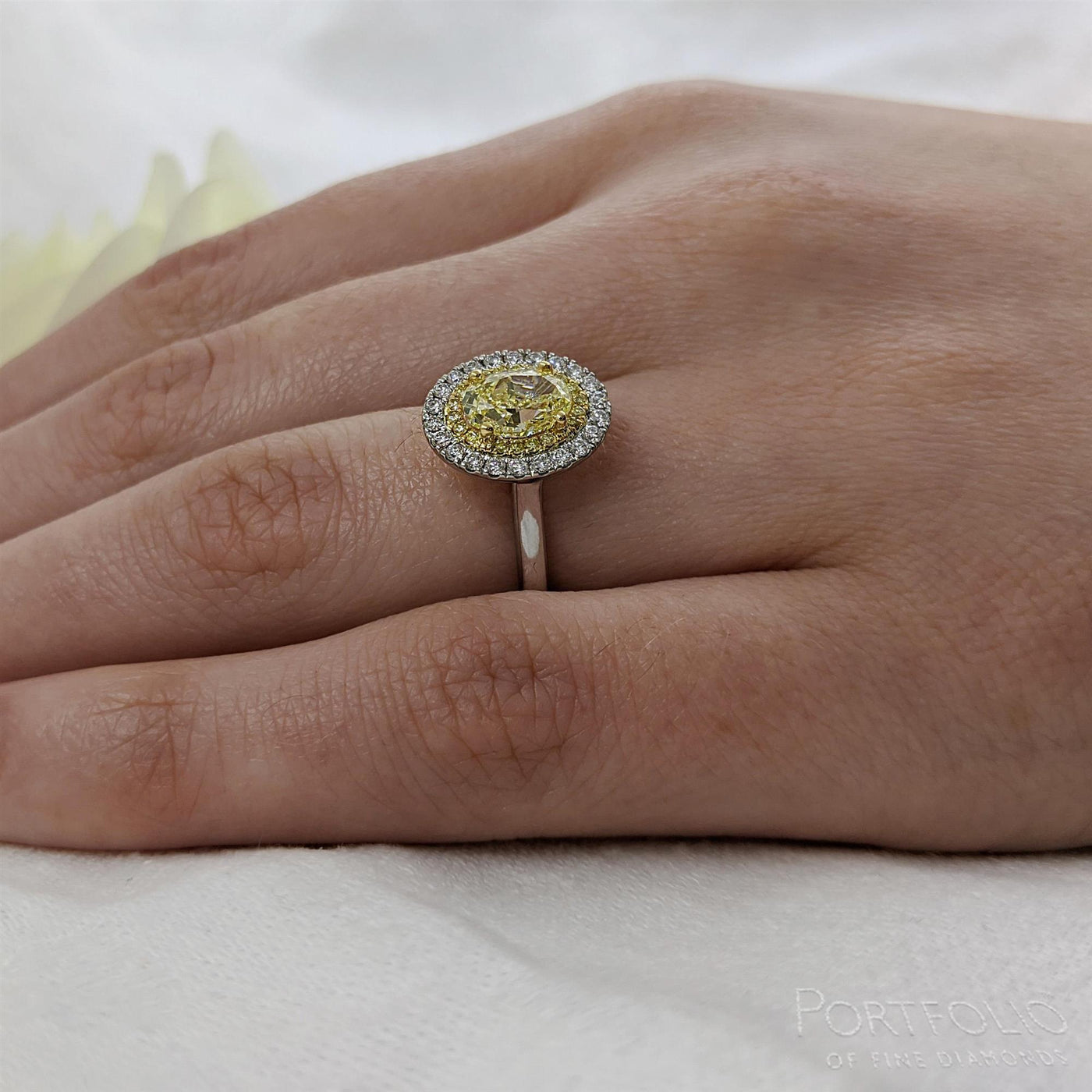 Cluster 1.15ct Fancy Light Yellow VS2 Yellow Diamond Platinum/Yellow Ring