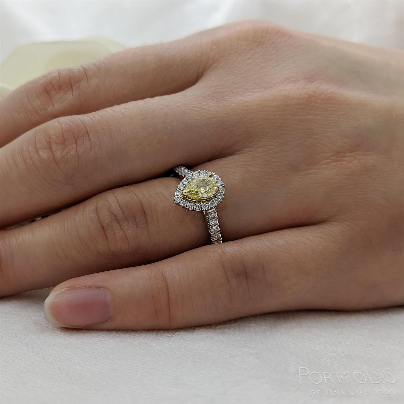 Cluster 0.45ct Fancy Yellow VS2 Yellow Diamond Platinum/Yellow Ring