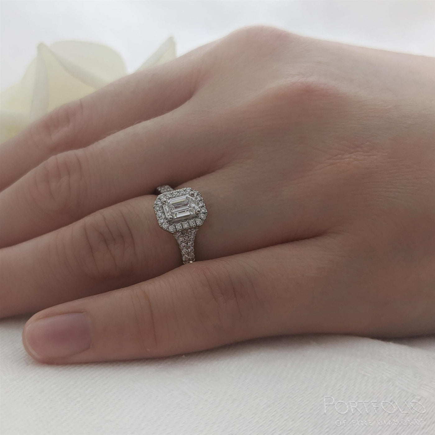 Cluster 0.45ct F SI1 Diamond Platinum Ring
