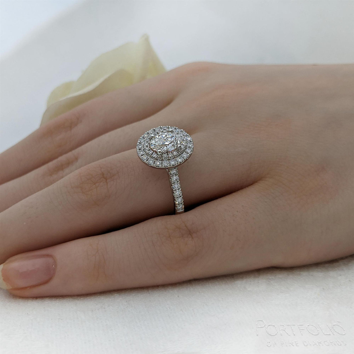 Cluster 0.91ct E VS2 Diamond Platinum Ring
