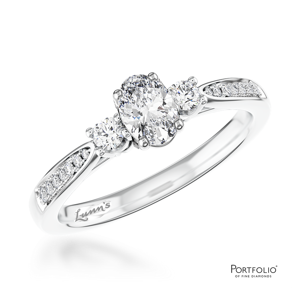 Petite Memoire Oval  StoneThree Stone 0.20ct F VS Diamond Platinum Ring