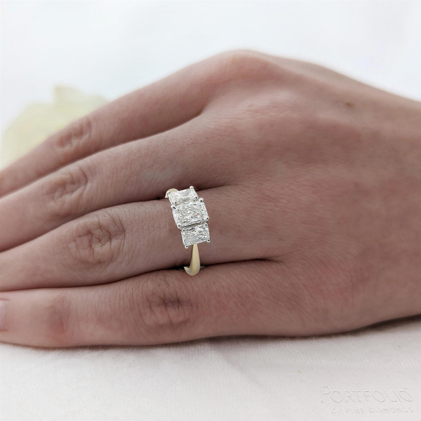 Three Stone 0.90ct E VS2 Diamond Yellow Gold/Platinum Ring