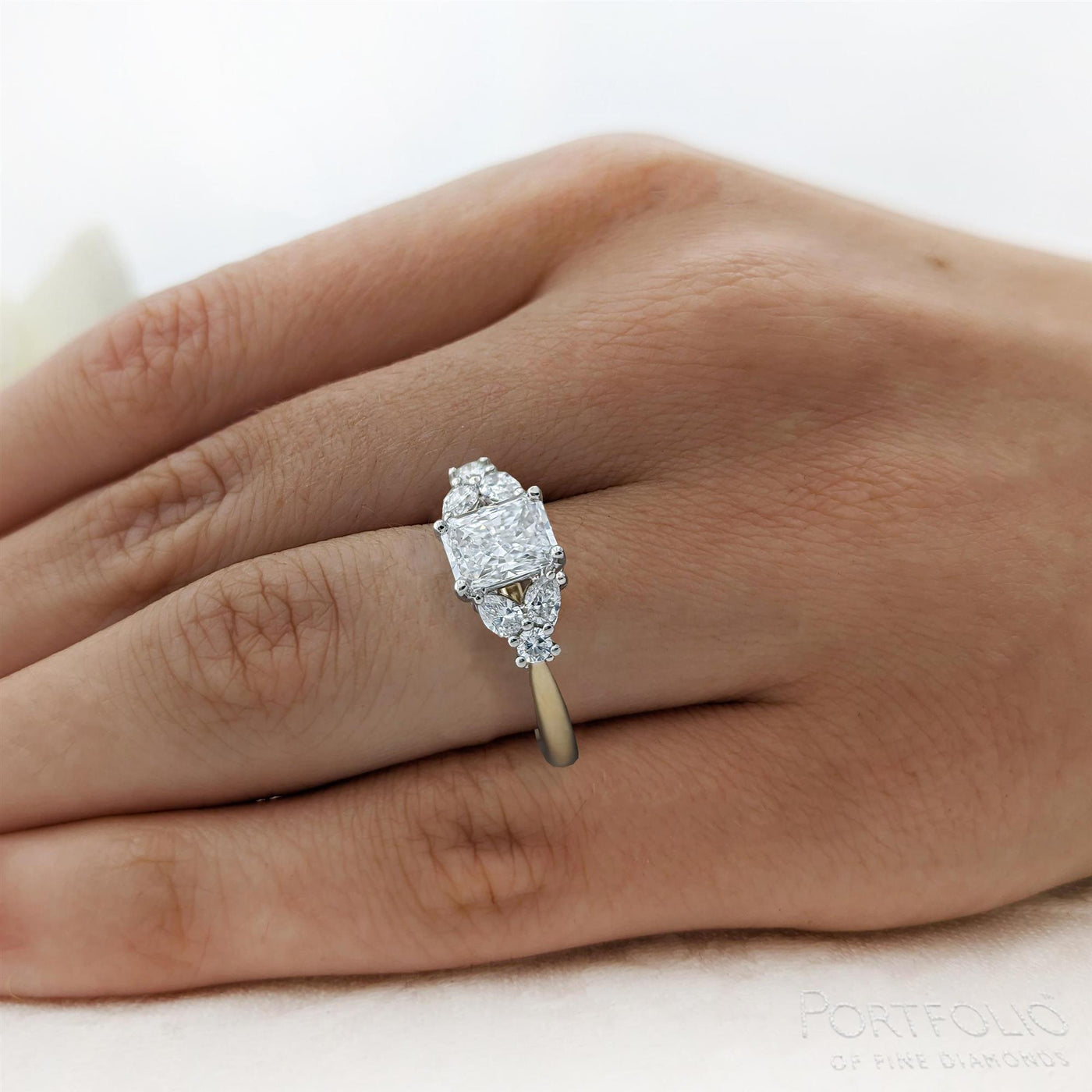 Solitaire 0.91ct D VS1 Diamond Yellow Gold/Platinum Ring