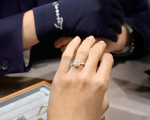 Engagement ring valuation online