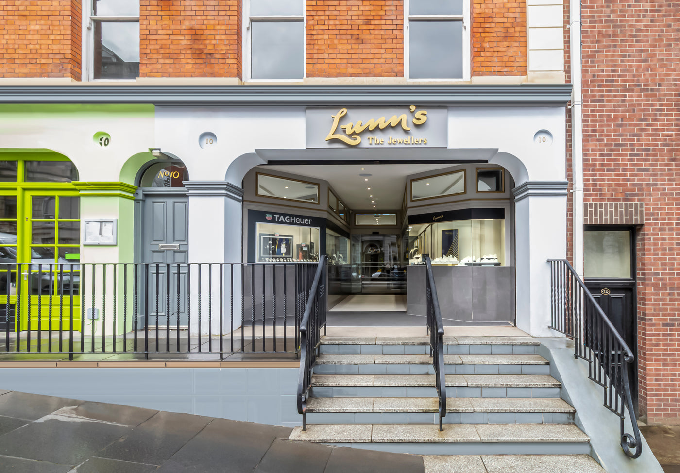 Lunn's the Jewellers store Londonderry/Derry, Shipquay Street. Auhtorise Dealer of Luxury Watches and Diamond Fine Jewellery 