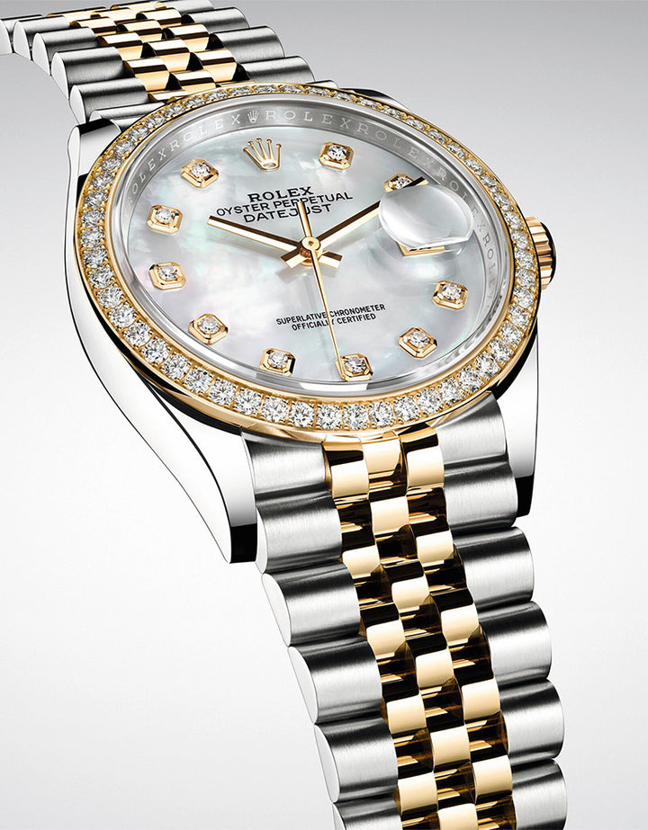 A continually updated[linebreak]watchmaking icon